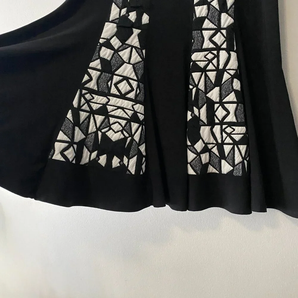 Marallis Collection Black White Geometric Pattern Skirt - Picture 7 of 10